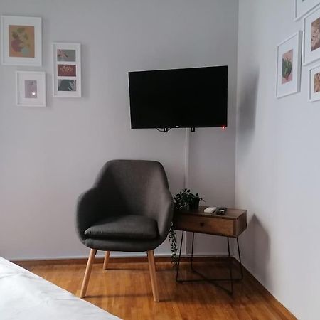 Minimal Studio Varnava Square - Kallimarmaro Area Atenas Exterior foto
