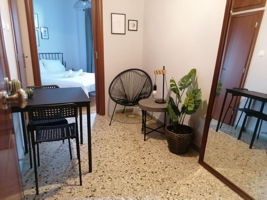 Minimal Studio Varnava Square - Kallimarmaro Area Atenas Exterior foto